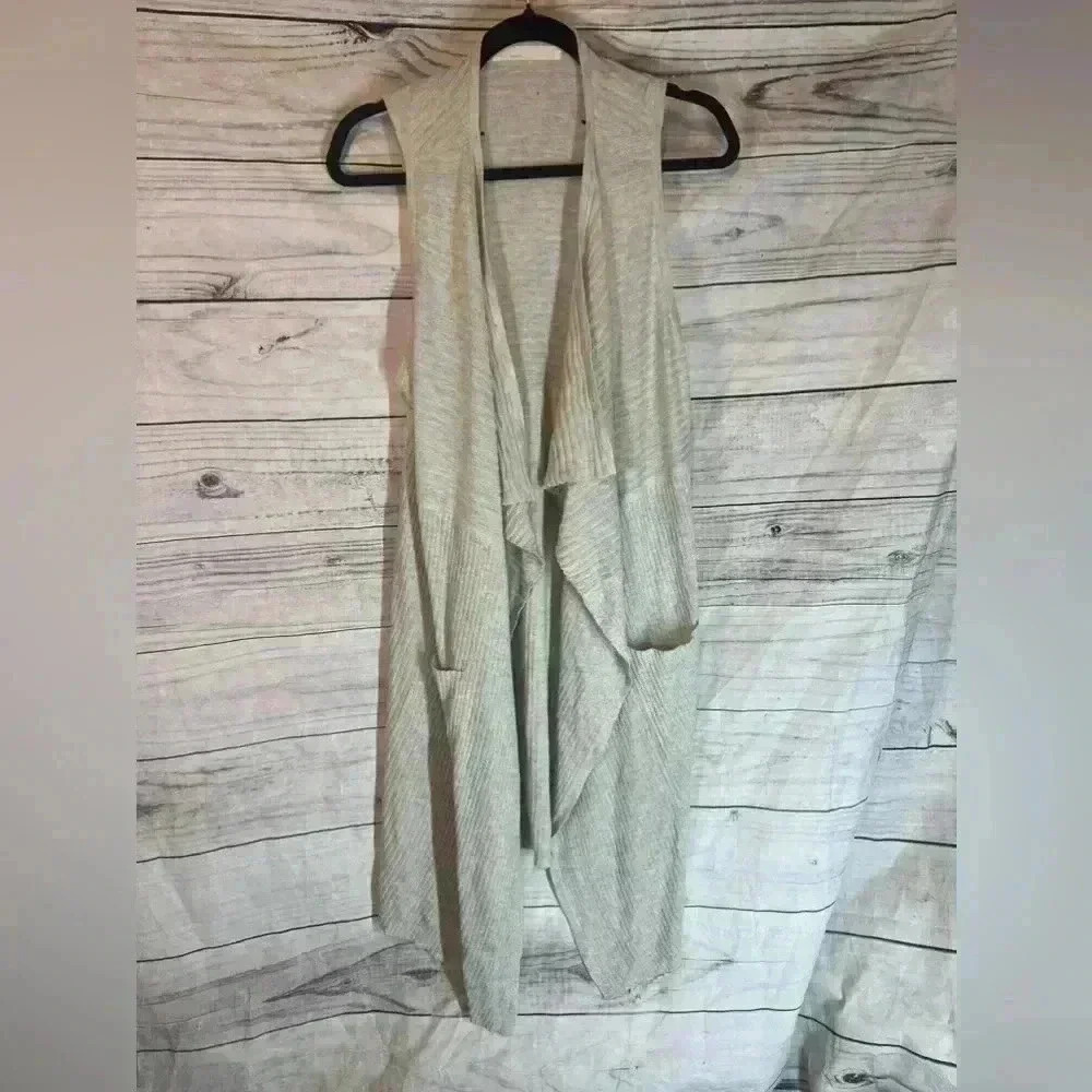 Double zero long sleeveless cardigan